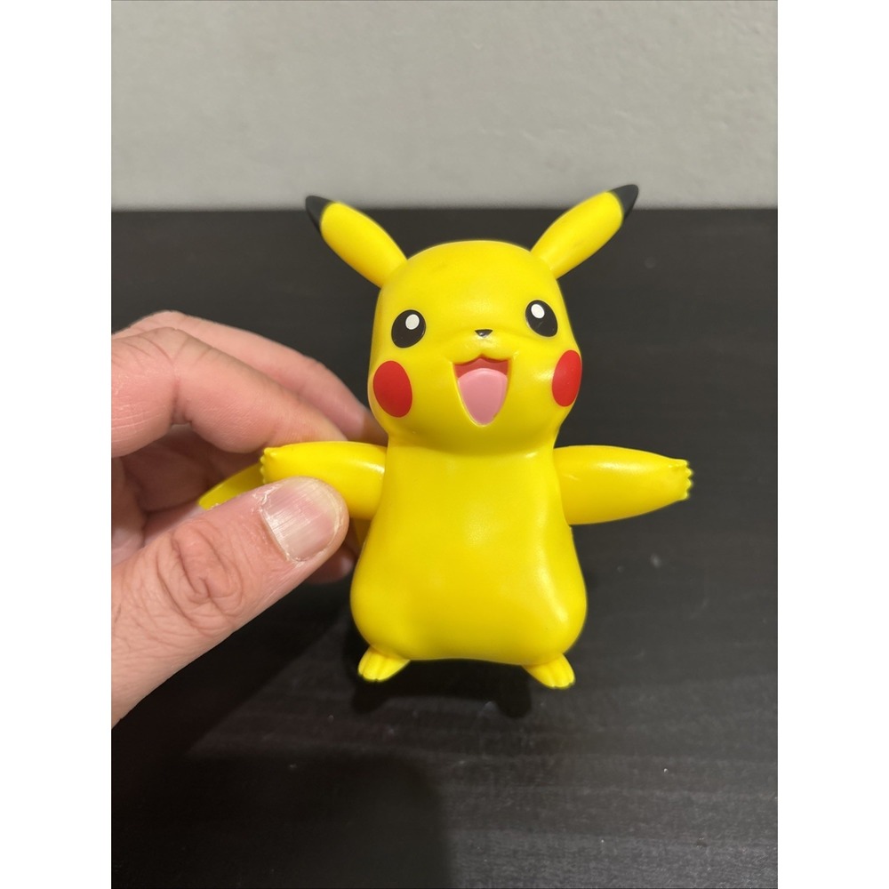 Pokemon Kanto Eeveelutions Vaporeon Jolteon Flareon Pikachu Figure Toys WCT 2019 - Picture 10 of 11